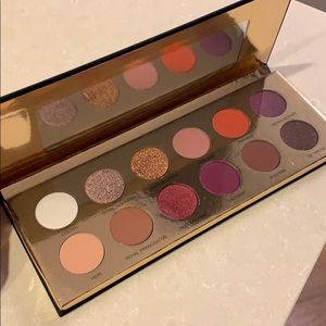 SOLD NEW 💕 Queen of Hearts Palette 🎨